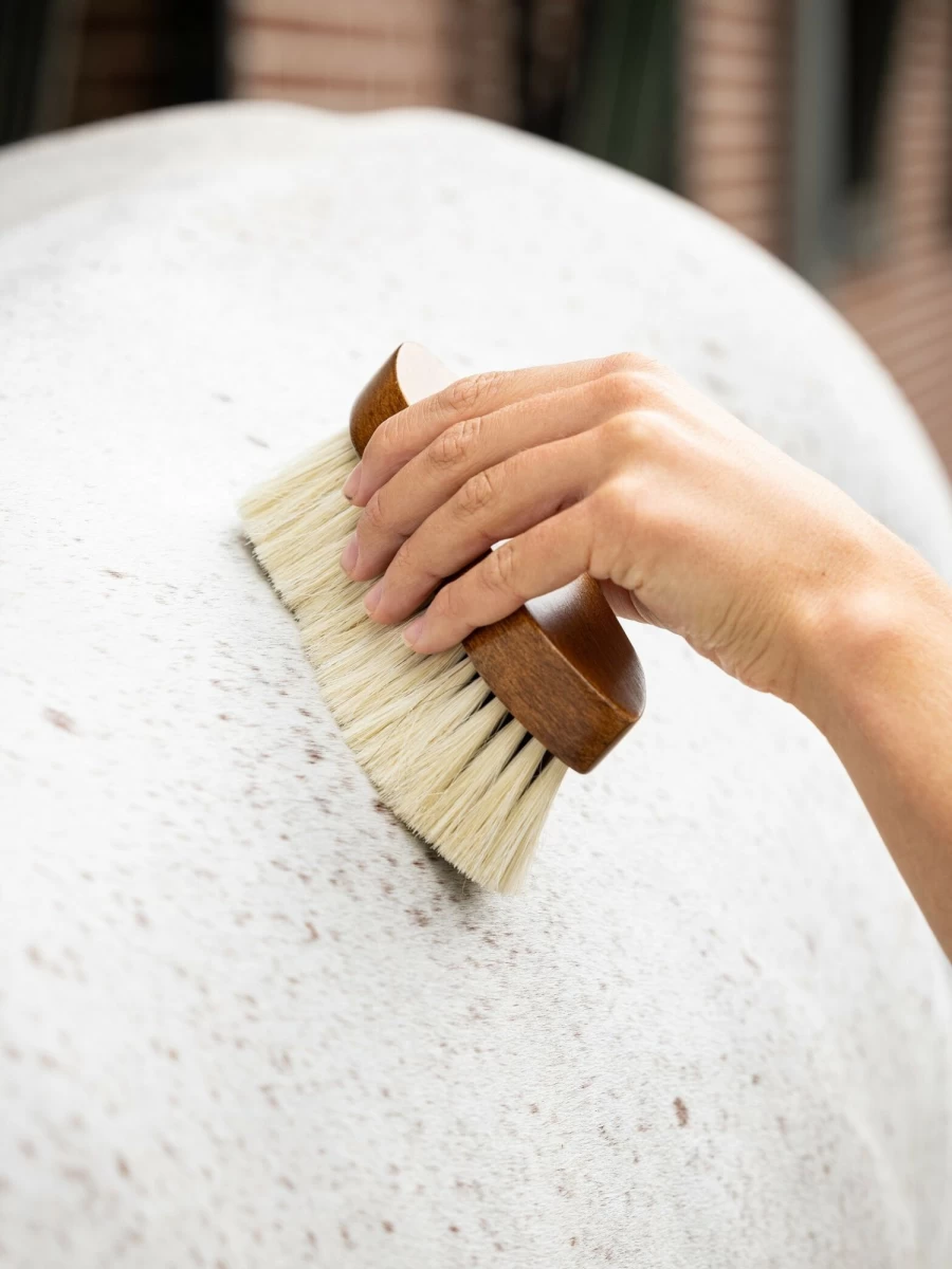 LeMieux Artisan Deep Clean Dandy Brush - Premium Brown Horse Grooming Brush for Effective Cleaning, One Size