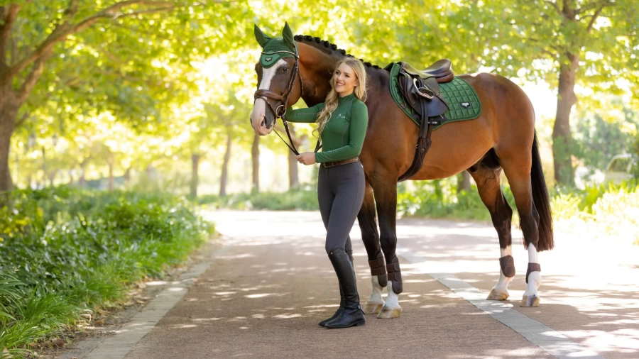 LeMieux Loire Memory Close Contact Square Bridle in Hunter Green – Premium Equestrian Equipment