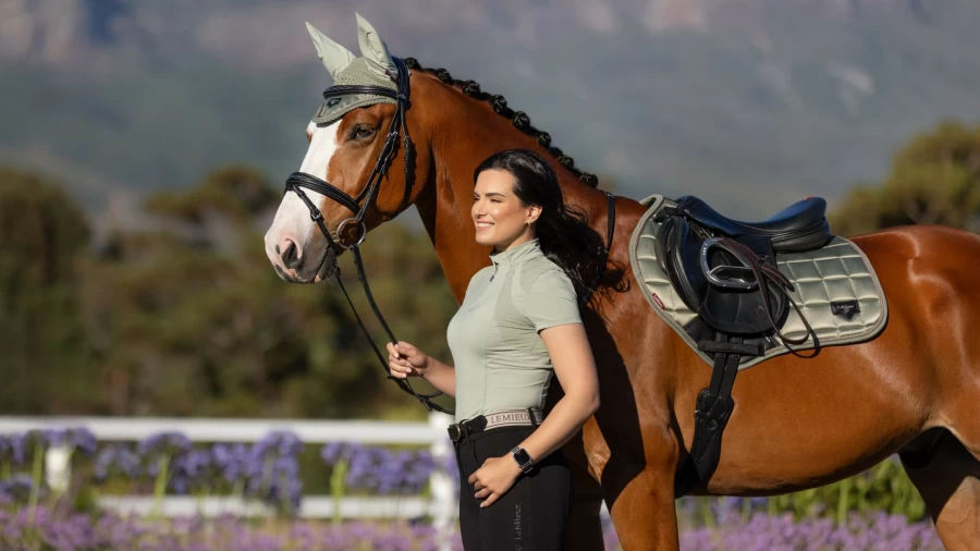LeMieux Loire Classic Close Contact Square Dressage Saddle for Optimal Horse Riding Performance