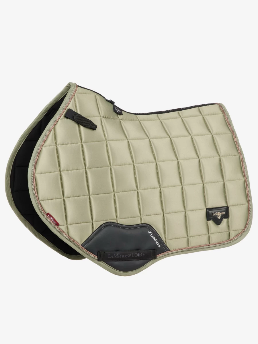 LeMieux Loire Classic Close Contact Square Dressage Saddle for Optimal Horse Riding Performance