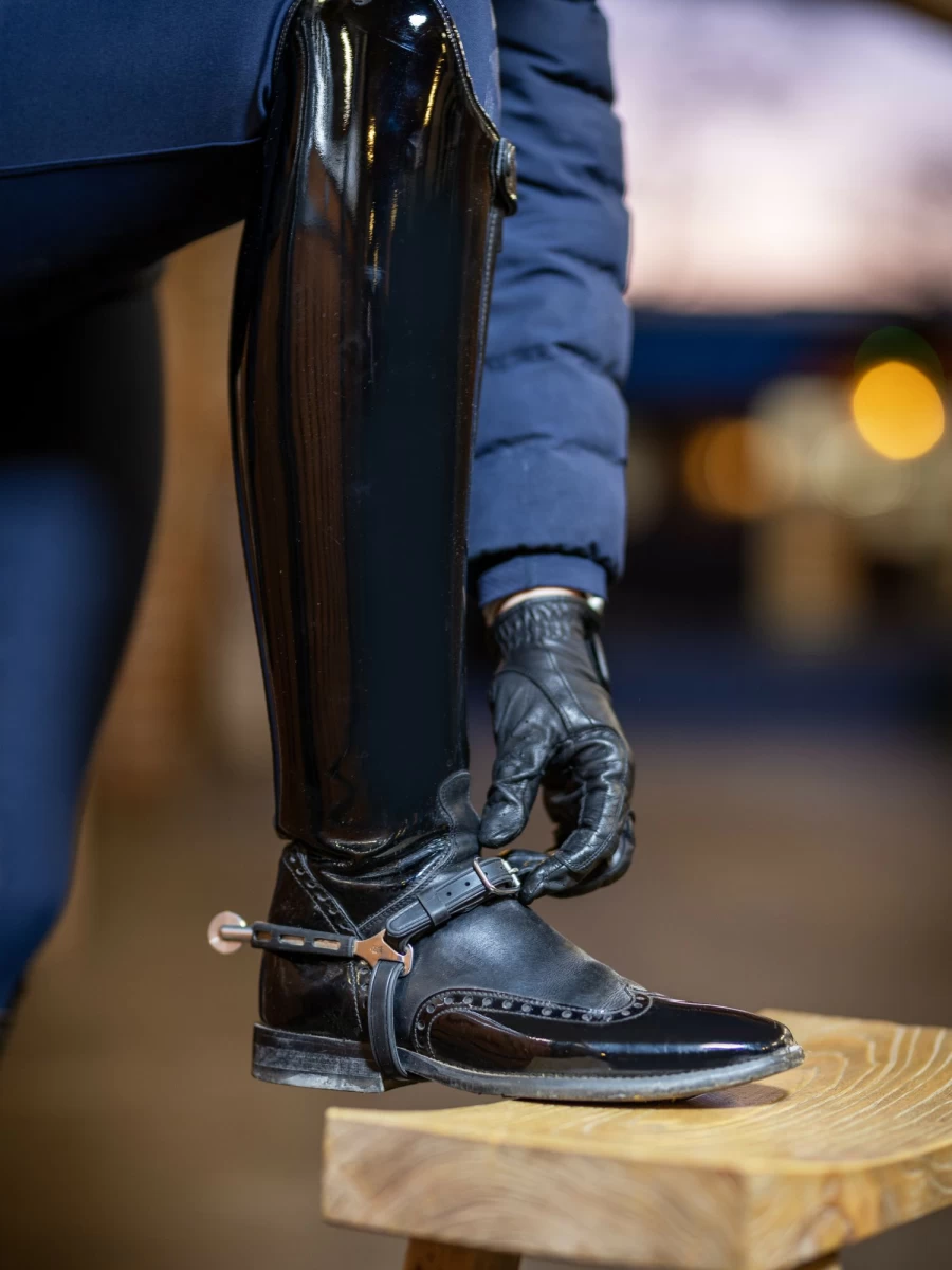 LeMieux Black Spur Straps for Equestrian Riding - Premium Quality Horse Riding Gear