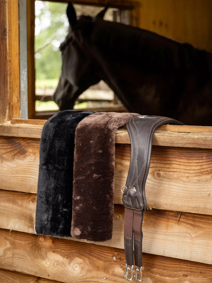 LeMieux Simuwool GP Slip-On Girth Sleeve - Breathable Horse Girth Cover, Black, One Size