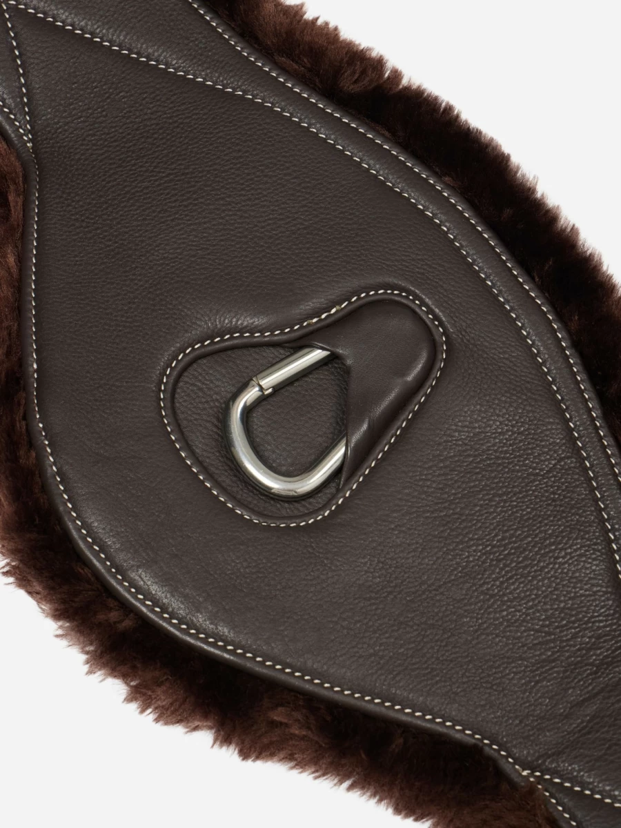 LeMieux Arika Simuwool Contoured Long Girth - Premium Brown Horse Girth for Comfort & Fit