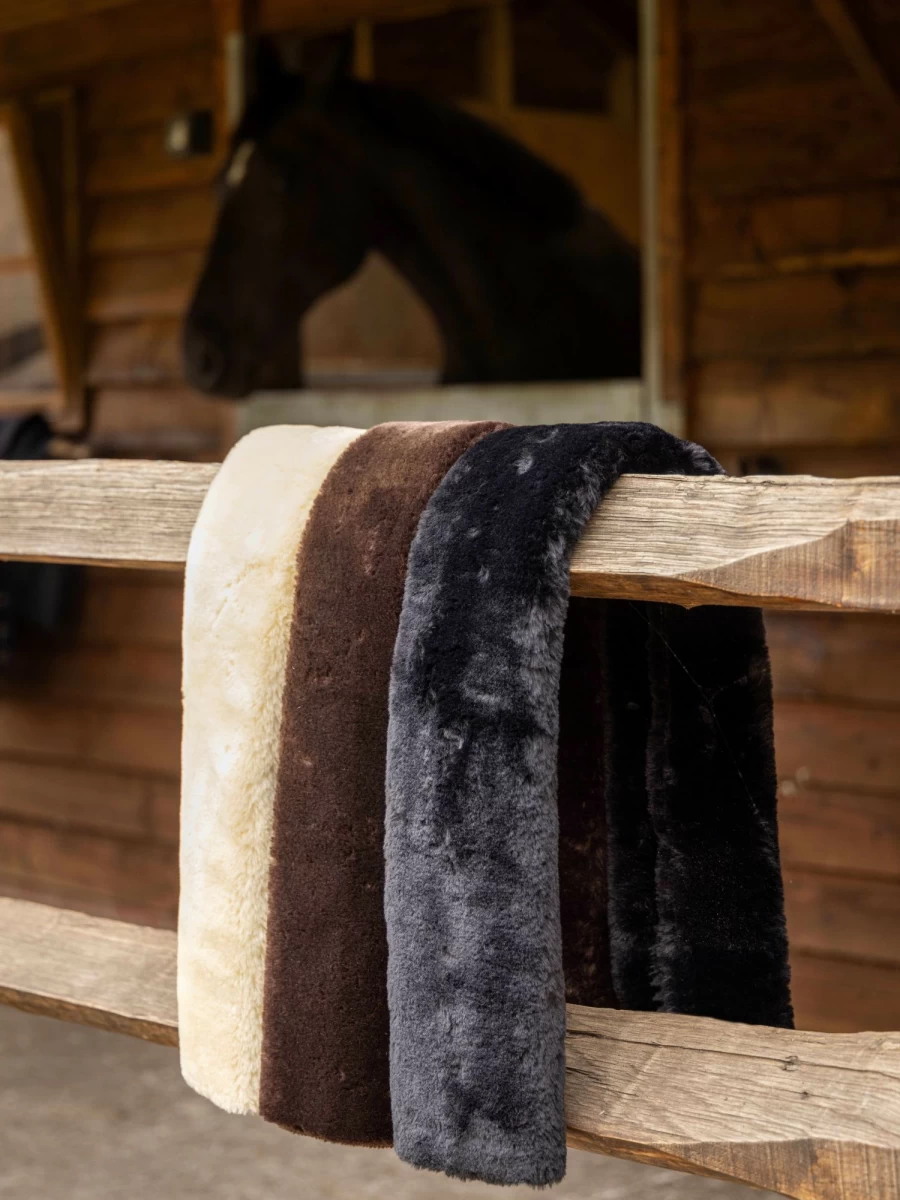 LeMieux Simuwool Brown Breastgirth Cover - One Size Fit for Horse Riding Comfort