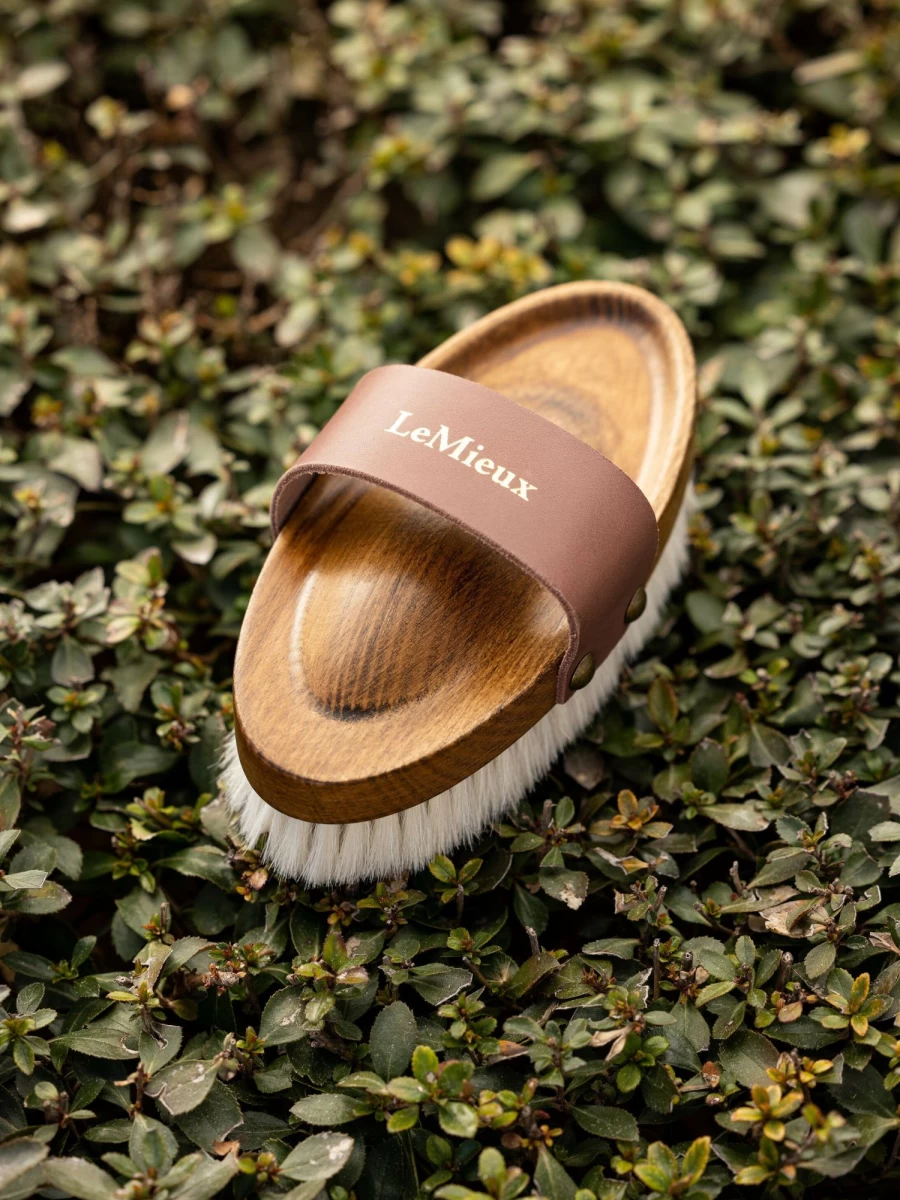 LeMieux Artisan Soft Goats Hair Makeup Brush - Premium Brown Cruelty-Free Face Brush for Flawless Blending
